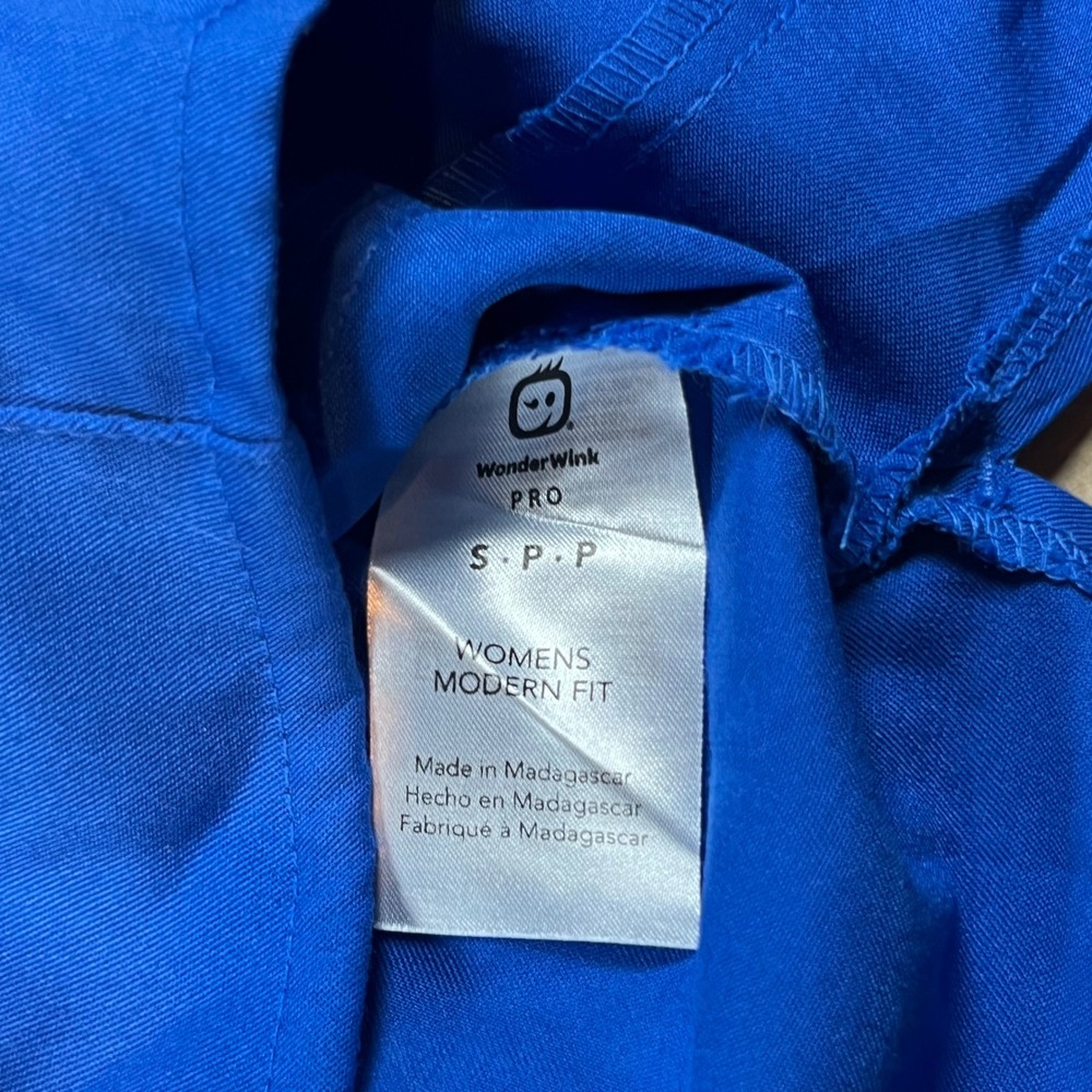 WonderWink Pro Royal Blue Scrub Top Womens Small Modern Fit 6419 V-Neck Pocket - Picture 5 of 9